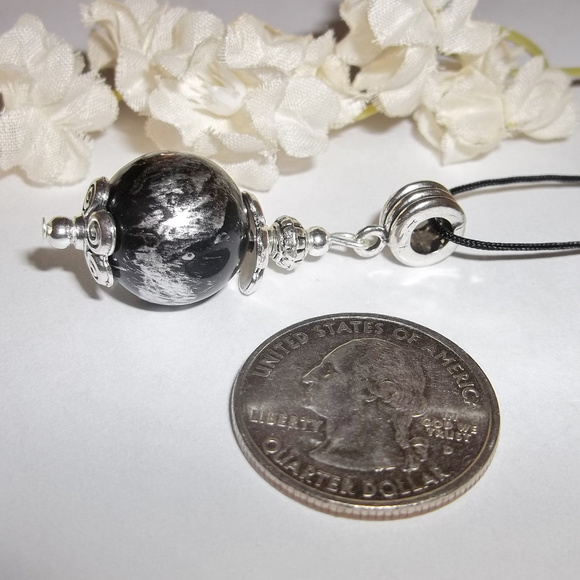 Silver and Black Necklace Adjustable Size NWT 4814 - Picture 3 of 8